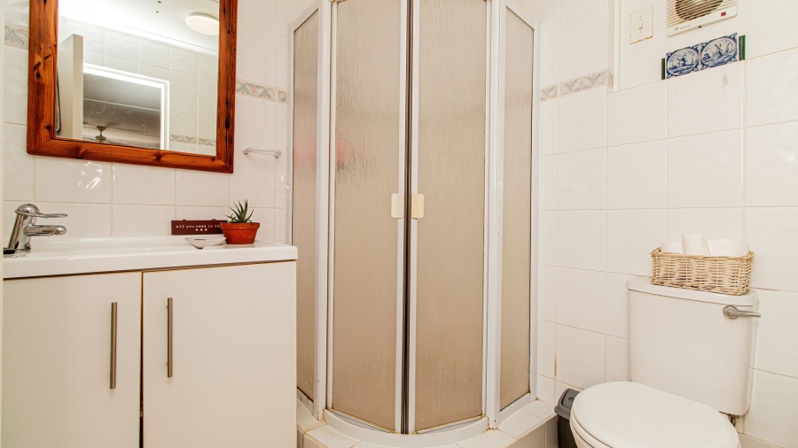 5 Bedroom Property for Sale in The Island Western Cape